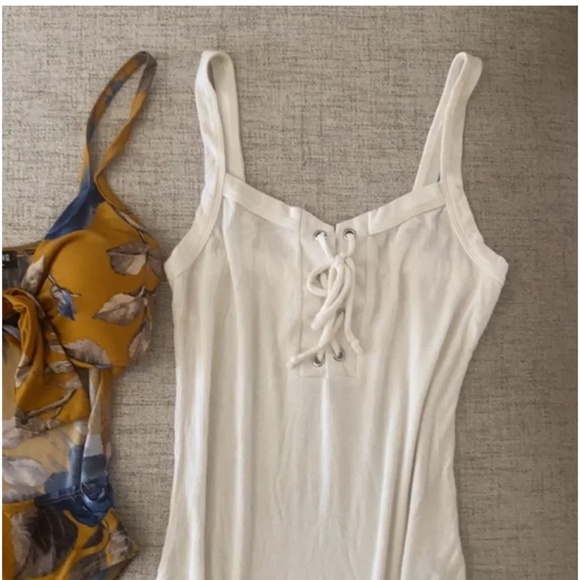 🪞 bundle of two cami strap  bodysuits size small set of 2 - Picture 2 of 4